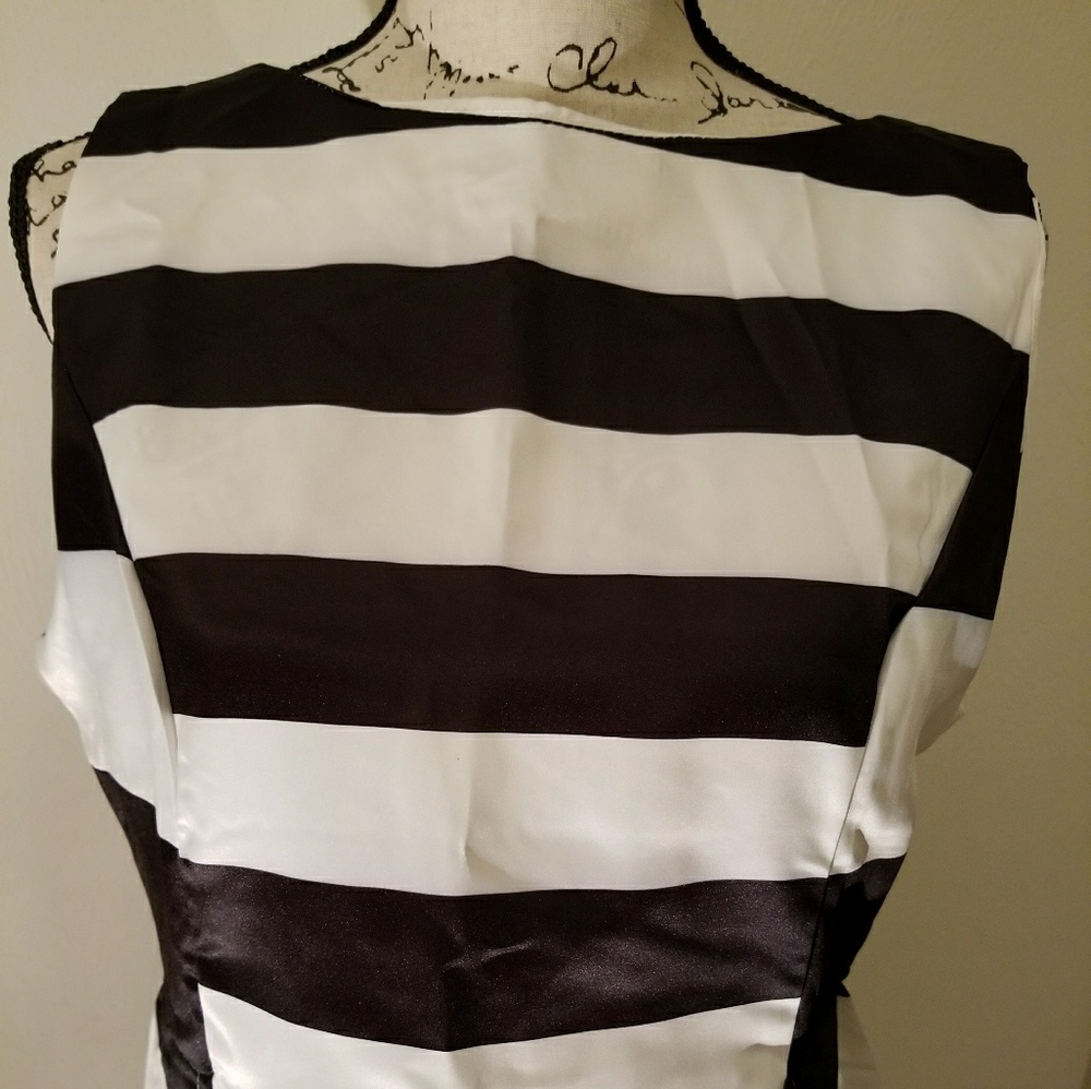 Dress - Picture 6 of 6